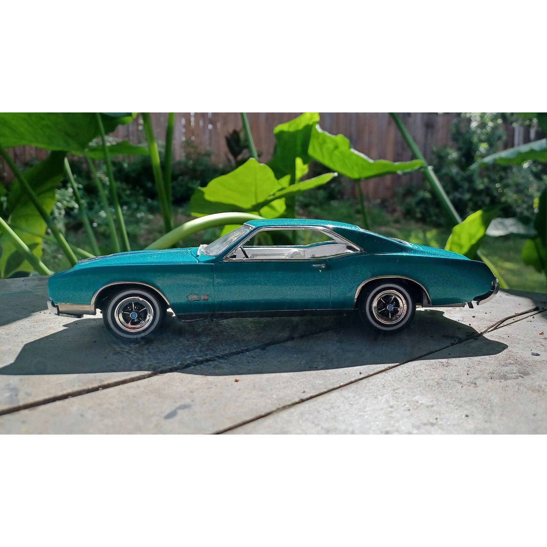 AMT 1439 1966 Buick Riviera GS Skill 2