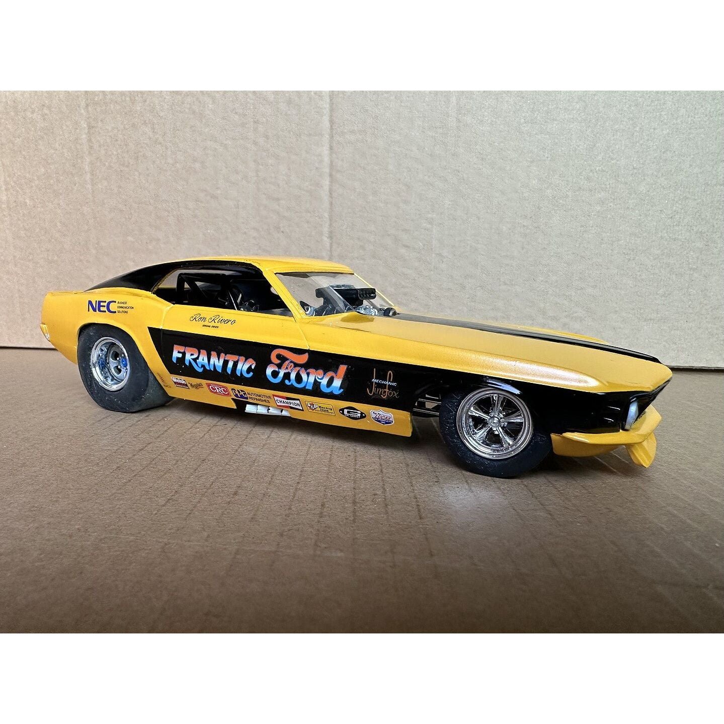 AMT 1970 Ford Mustang Funny Car Mach Won 1/25 Scale Model Kit