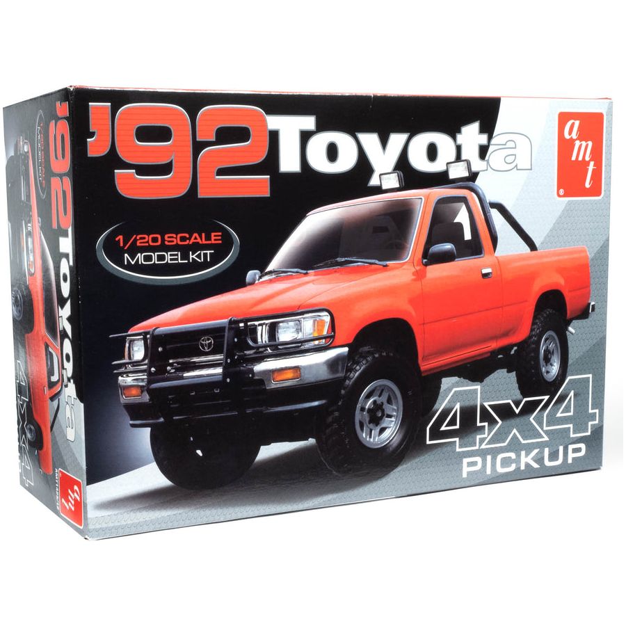 AMT 1992 Toyota 4x4 Pickup 1:20 Scale Model Kit