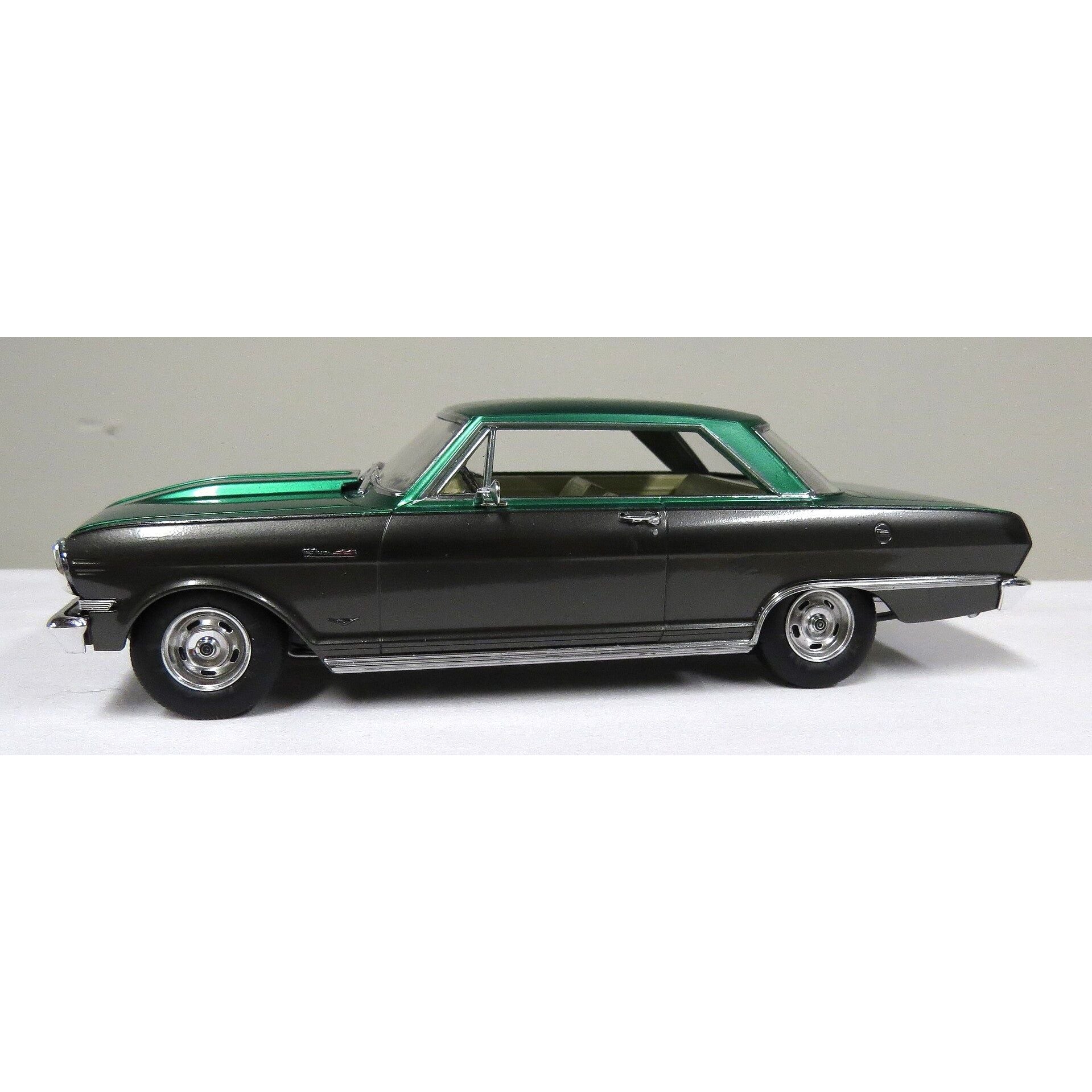 Moebius 1964 Chevy II Nova Resto Mod 1/25 Scale Model Kit