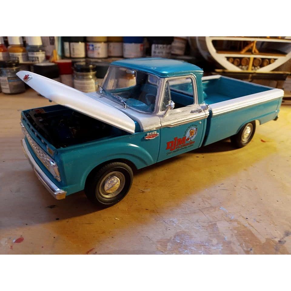 Moebius Model 1/25 Scale 1965 Ford Cab Styleside Pickup