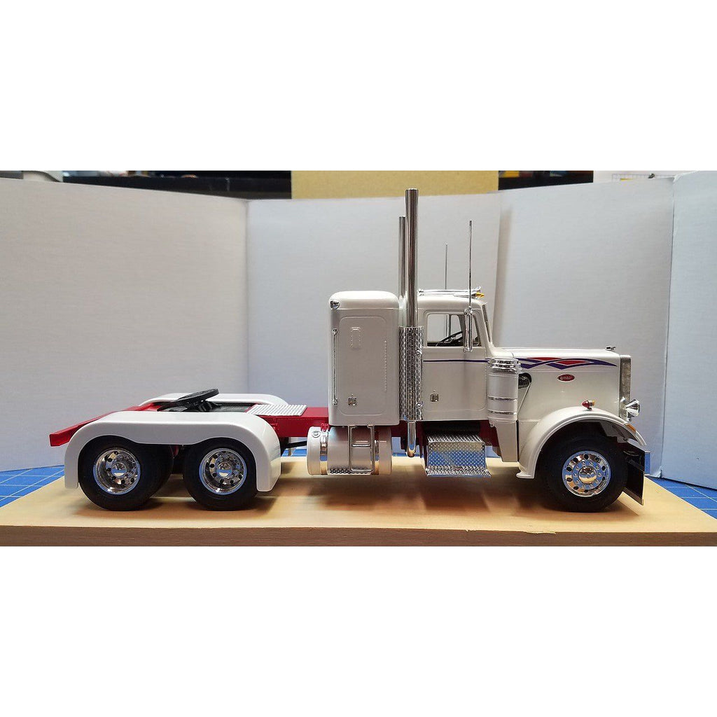Moebius Models 1/25 Scale Semi Wheels/Tires