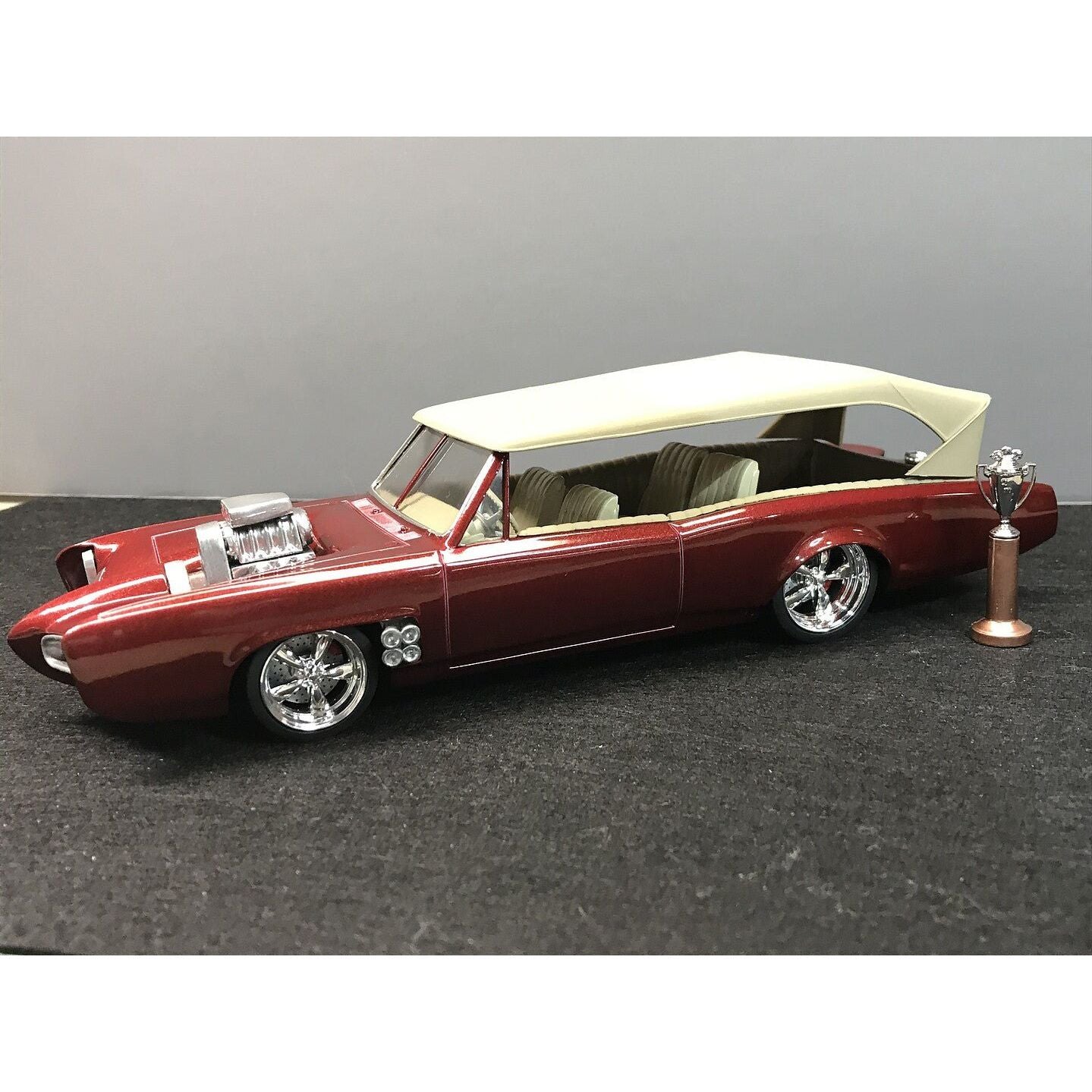 MPC Monkeemobile TV Car 1:25 Scale Model Kit