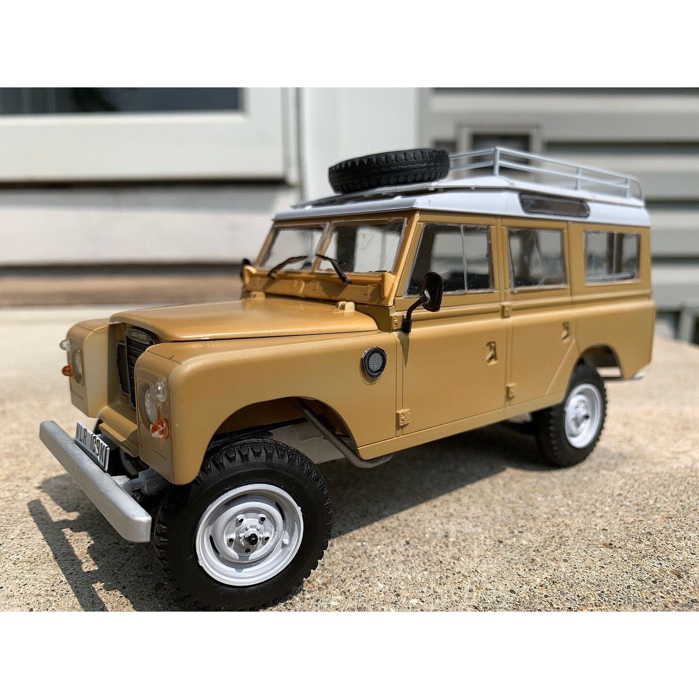 Revell 1/24 Land Rover Series III