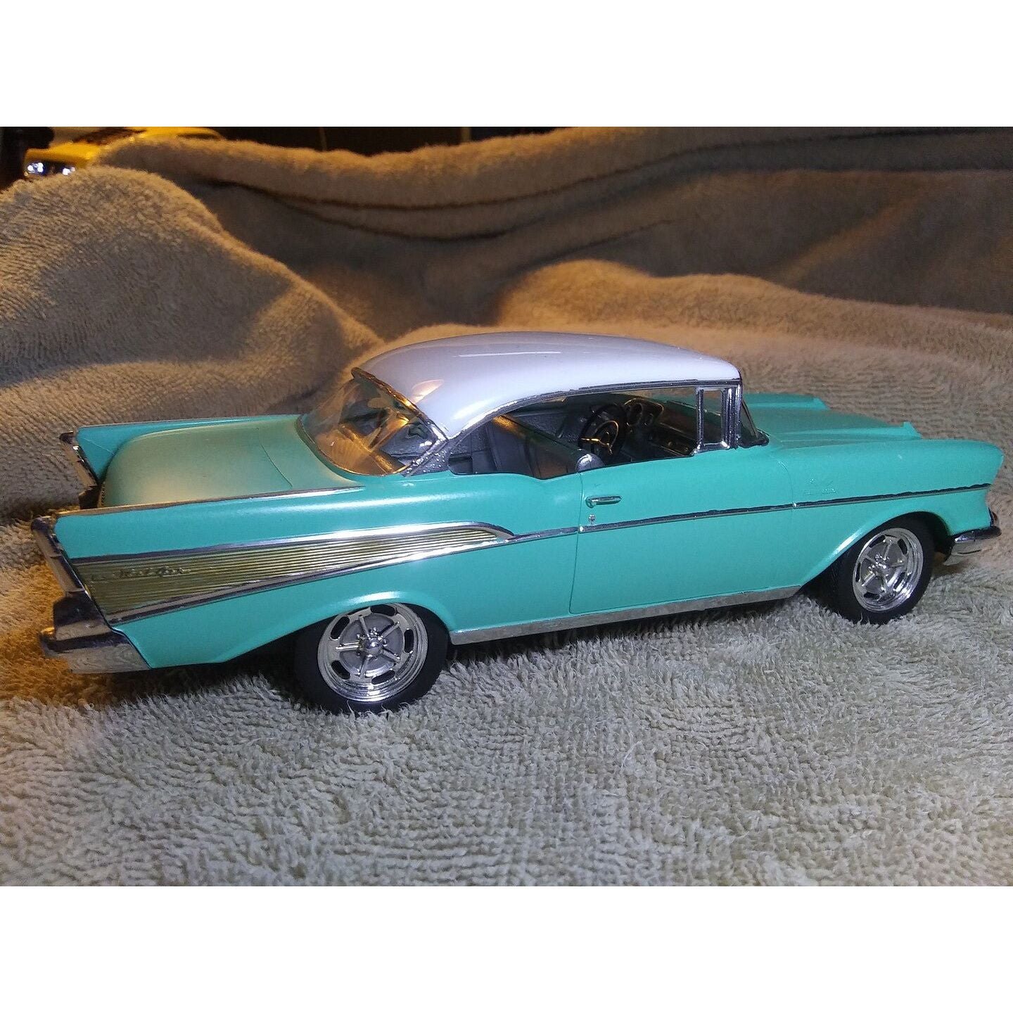 Revell 1957 CHEVY BEL AIR Snap 1/25 Scale Model Kit