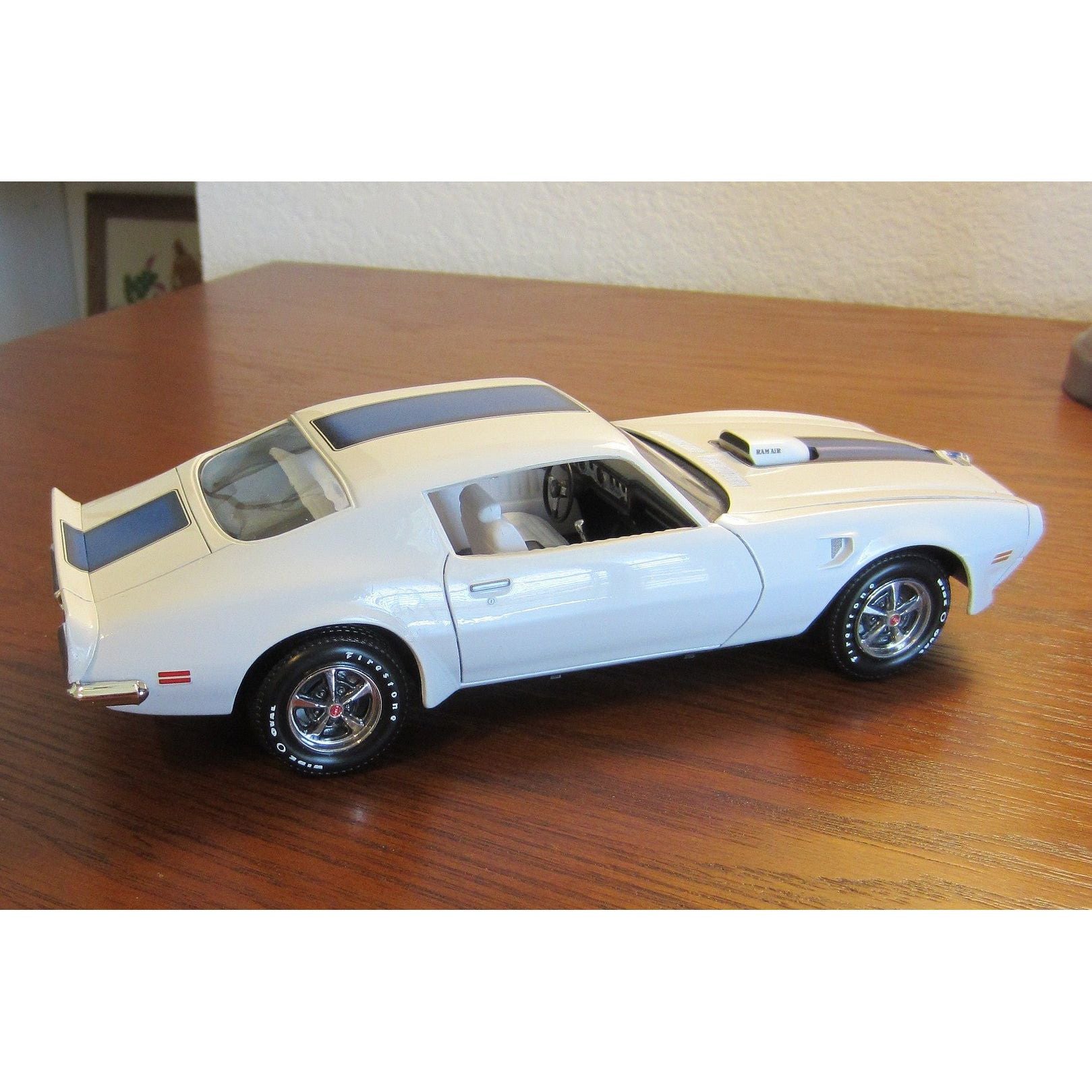 Revell 1970 Pontiac Firebird 2'N1 1/24 Scale Model Kit